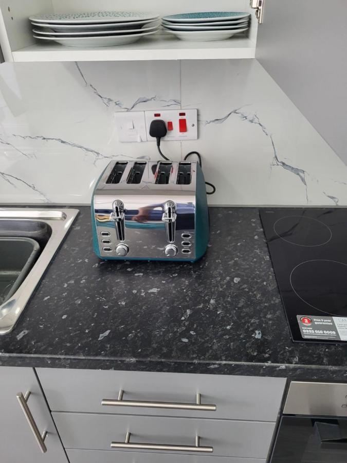 1 Bed Flat, Airport Pick, Drop Available Fibre Broadband, New, Washer Dryer, 10 Mins From City Centre Dartford Extérieur photo
