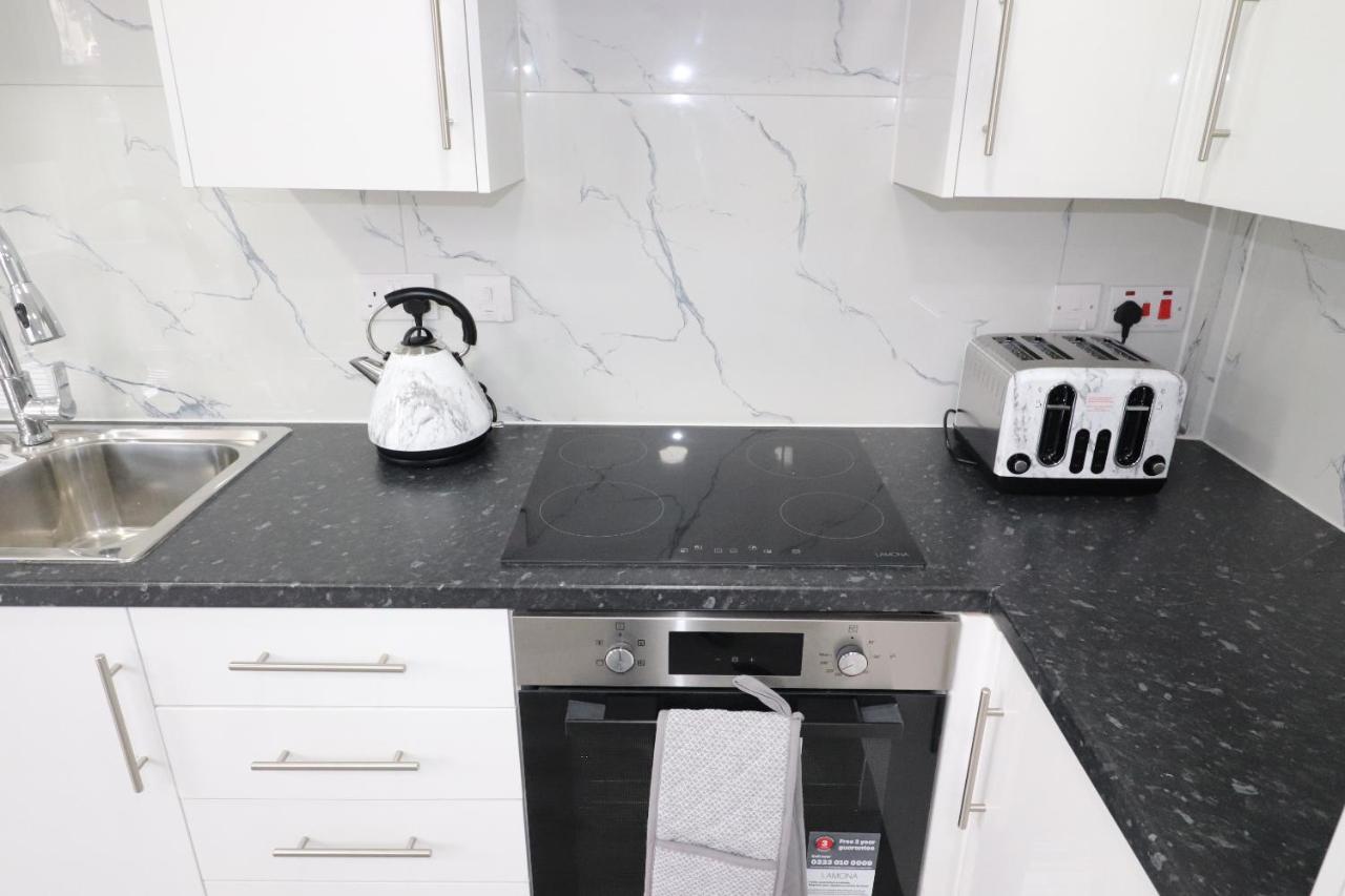 1 Bed Flat, Airport Pick, Drop Available Fibre Broadband, New, Washer Dryer, 10 Mins From City Centre Dartford Extérieur photo